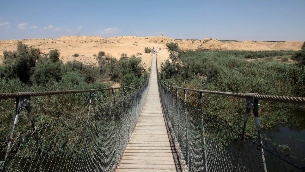 גשר החבלים בדרך הבשור צילום-יעקב שקולניק וקקל