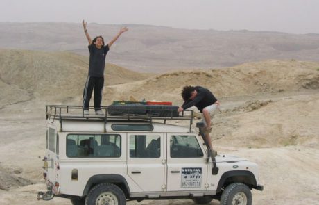 חאן שקדי ב'מסע במדבר' – נאות הכיכר – טיולי ג'יפים